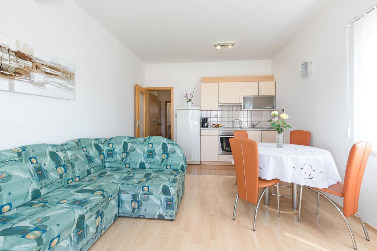 Apartment Cvijic Beige Punat Exterior photo